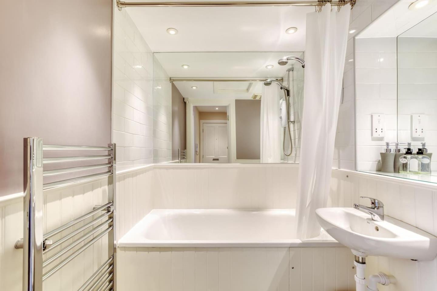 Apartment West Port - 2br In The Heart Of The Old Town Just Off The Grassmarket Edinburgh